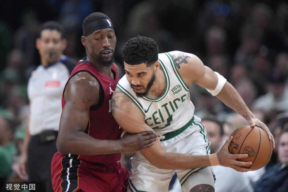 他都表现出 他都表现出