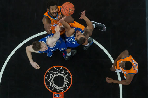 步行者抓住 步行者抓住