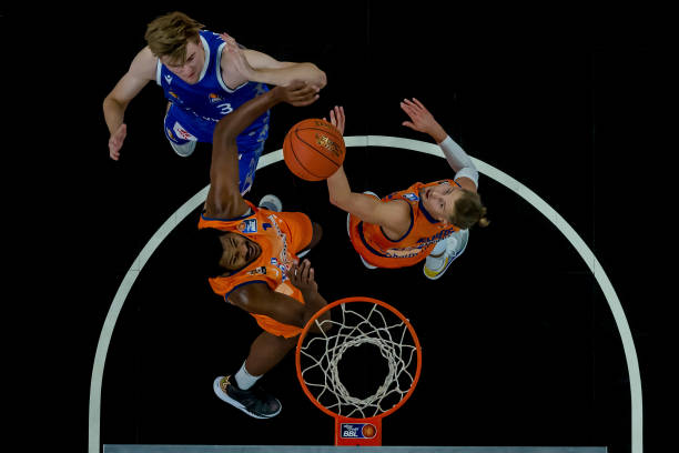 找新的中场 找新的中场